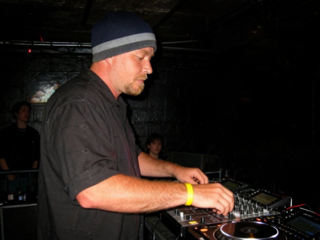 DJ KenThePartyMan FUBAR Nights photo 71 - fubarnights.com South Florida nightclub party