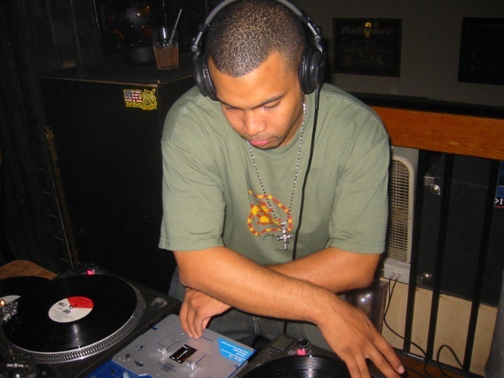 DJ KenThePartyMan FUBAR Nights photo 131 - fubarnights.com South Florida nightclub party