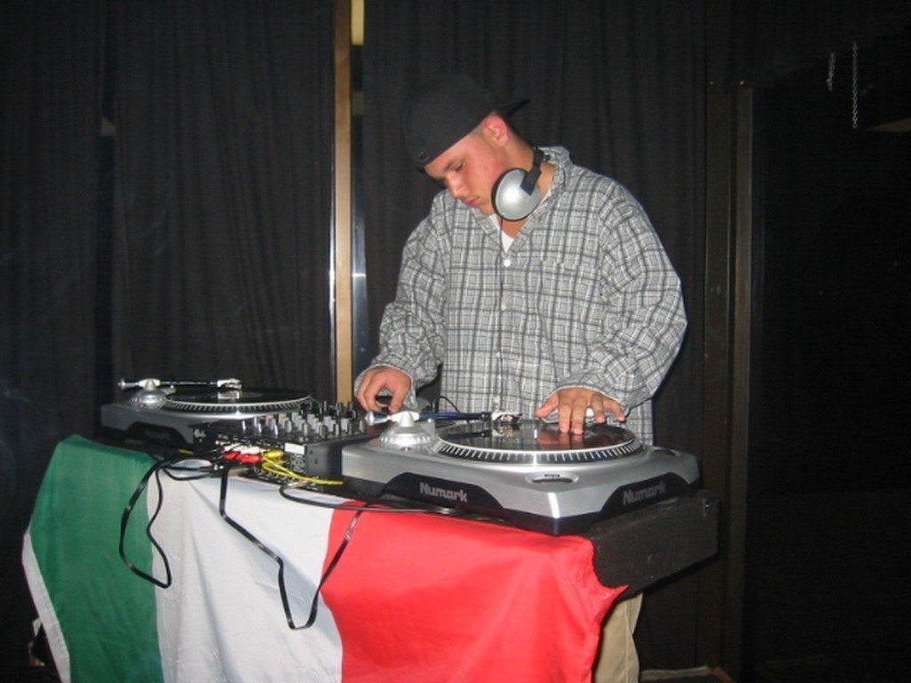 DJ KenThePartyMan FUBAR Nights photo 134 - fubarnights.com South Florida nightclub party