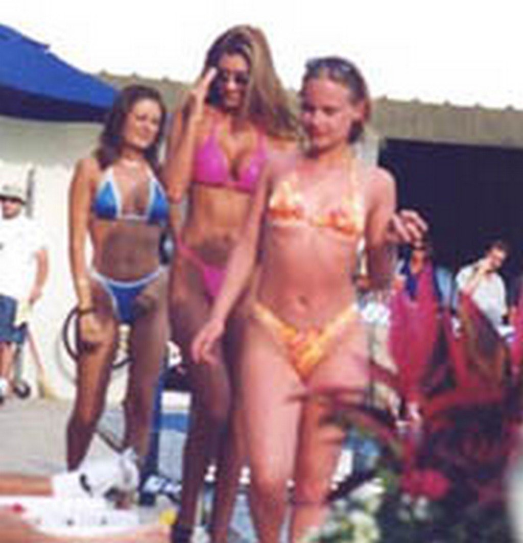 DJ KenThePartyMan FUBAR Nights photo 150 - fubarnights.com South Florida nightclub party