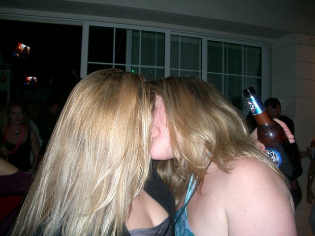 Birdman Dan FUBAR Nights VIP photo 10 - fubarnights.com South Florida nightclub party